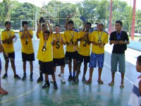 /album/torneio-organizado-pelo-projeto/o%20time%20campe%c3%a3o%20levantando%20o%20grande%20trofeu-jpg/